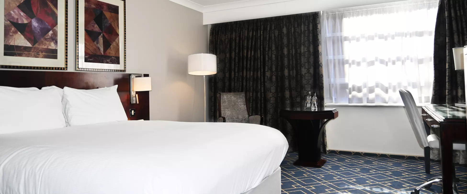 Crowne Plaza Liverpool bedrooms.